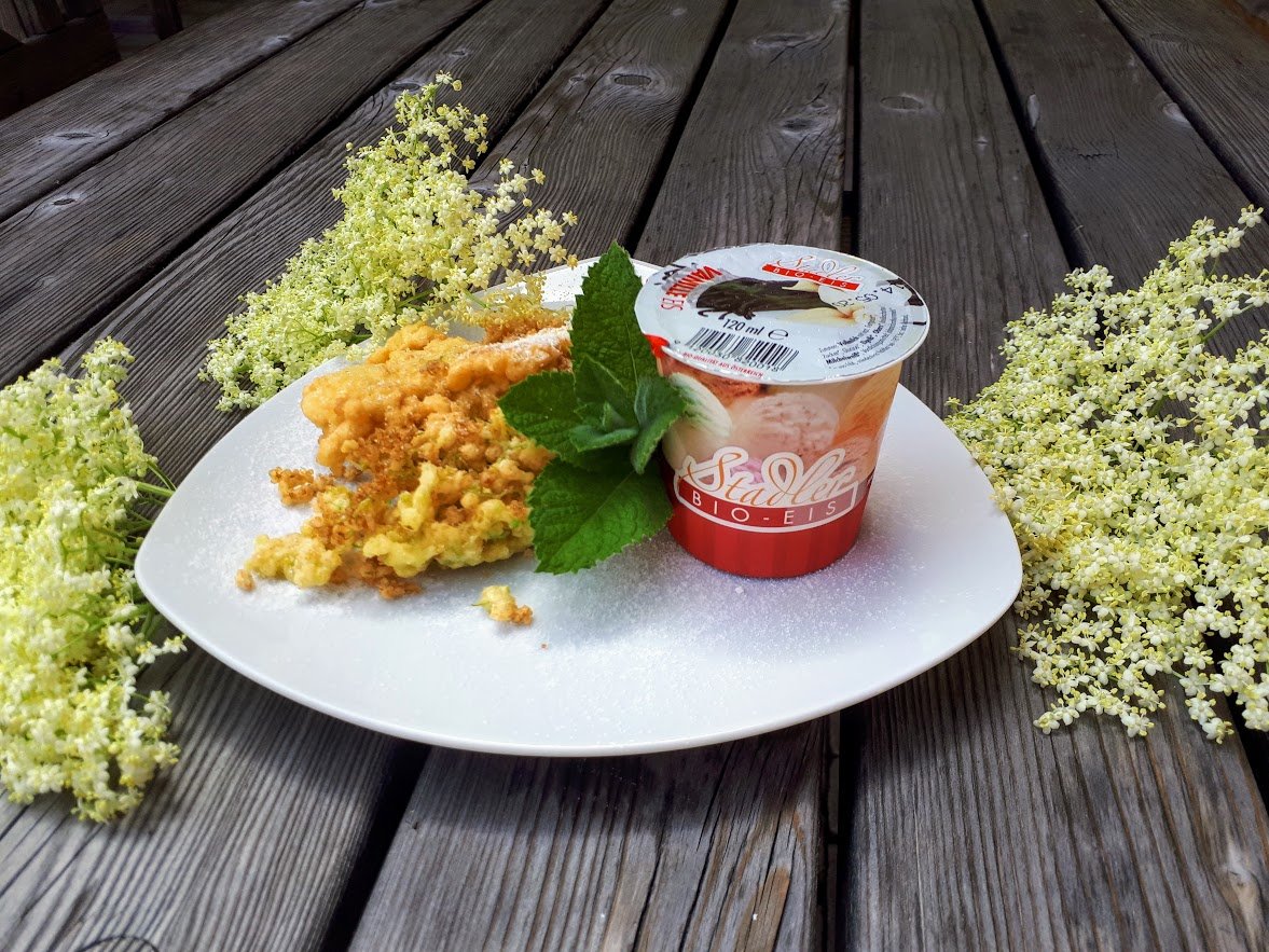 Nachspeisen von Hutti’s Gupfwaldheuriger